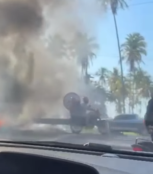 Moradores bloqueiam rodovia AL-220 em protesto contra falta de água em Marechal Deodoro