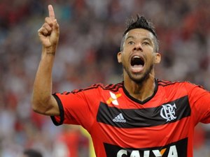 Fla e Léo Moura não se entendem. Tempo de contrato aproxima saída de atleta