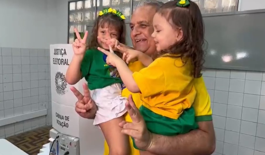 Alfredo Gaspar vota em Maceió e diz acreditar em vitória de Flávio no 1º turno