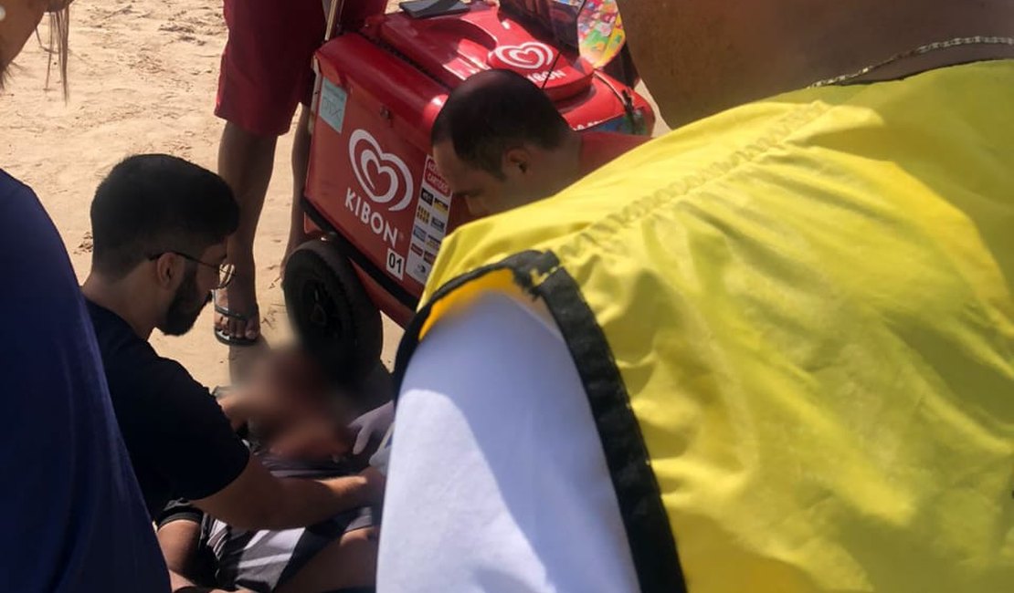 Agentes do Ronda no Bairro e bombeiros militares socorrem paciente em crise epilética
