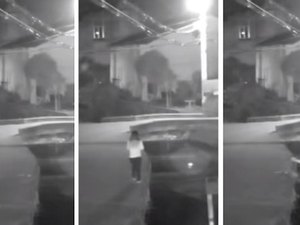 Mulher se distrai com celular, cai em rio e acaba morrendo