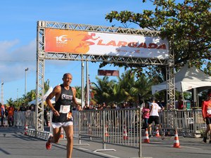 II Corrida Pela Vida do Samu Alagoas reúne 700 pessoas na Praia da Avenida, em Jaraguá