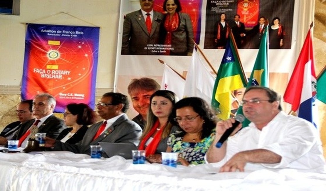 Luciano Barbosa defende pacto pela Educação em Conferência do Rotary/NE