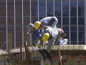 Confiança do empresário da construção sobe 2,6 pontos em julho