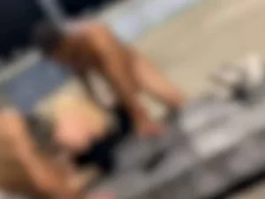 Trio flagrado na praia: o que leva as pessoas a fazer sexo em público?