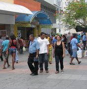Prefeitura de Maceió realiza limpeza no calçadão do Centro