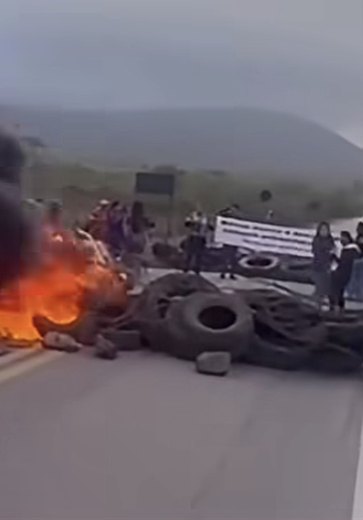 Indígenas bloqueiam BR-423 com pneus e galhos queimados em Água Branca