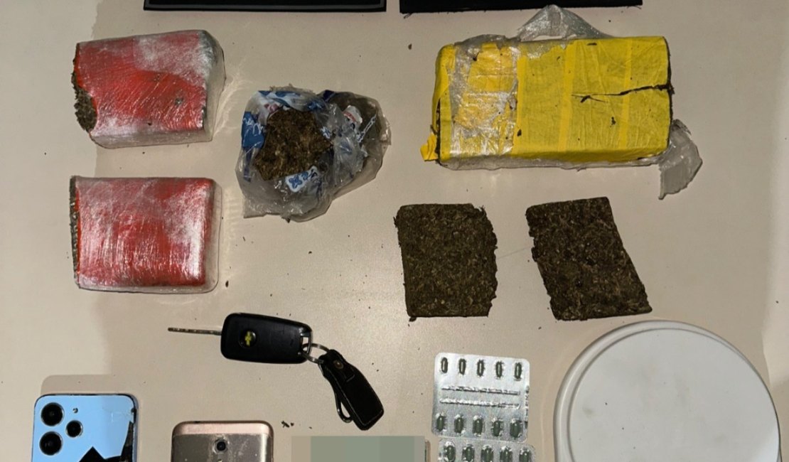 Polícia apreende 1,3 kg de maconha e 25 comprimidos em Limoeiro de Anadia
