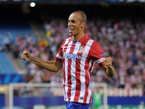 Chelsea oferece R$ 75 milhões para tirar Miranda do Atlético de Madrid