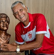 CRB inaugura busto em homenagem ao ídolo Joãozinho Paulista