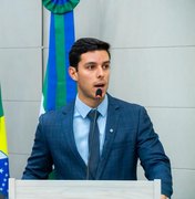 Após anúncio de greve na Ufal, Caio Bebeto ironiza: 'Fazem o L e depois entram em greve'