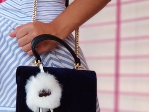 Moda solidária & Curadoria de looks!