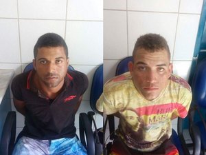 Dois suspeitos foram presos e drogas foram apreendidas após abordagem policial