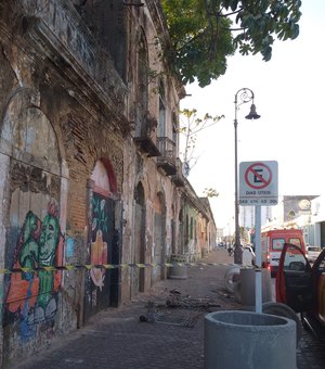 Crianças ficam feridas após caírem da sacada de casarão abandonado no Jaraguá