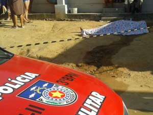 Jovem de 20 anos é executado a tiros em residencial de Arapiraca