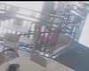 [Vídeo] Homem é preso por agredir companheira e ameaçar funcionária de restaurante em Maceió