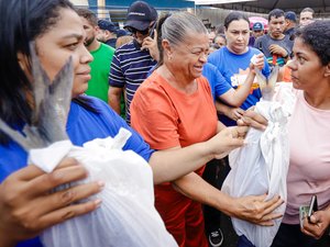 Prefeitura de Palmeira dos índios distribui 28 toneladas de peixe para 13 mil famílias