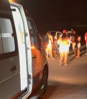 Duas pessoas ficam feridas após acidente com motocicleta na BR-101, em Jundiá