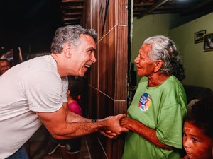 Rafael Brito critica ataques a programas sociais e destaca o impacto deles na economia