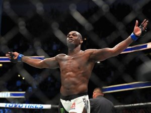 Campeão do UFC é flagrado em exame antidoping mais uma vez