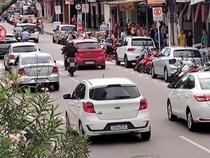 Mulher tem bolsa arrancada do braço durante assalto no Centro de Arapiraca