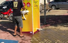 Prefeitura de Craíbas instala lavatórios públicos para o comba te a covid-19