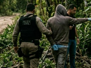 Suspeito confessa crime e indica local de corpo em área de mata no Benedito Bentes, em Maceió