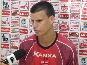 Diego Jussani revela cobrança de Mazola por melhoria defensiva