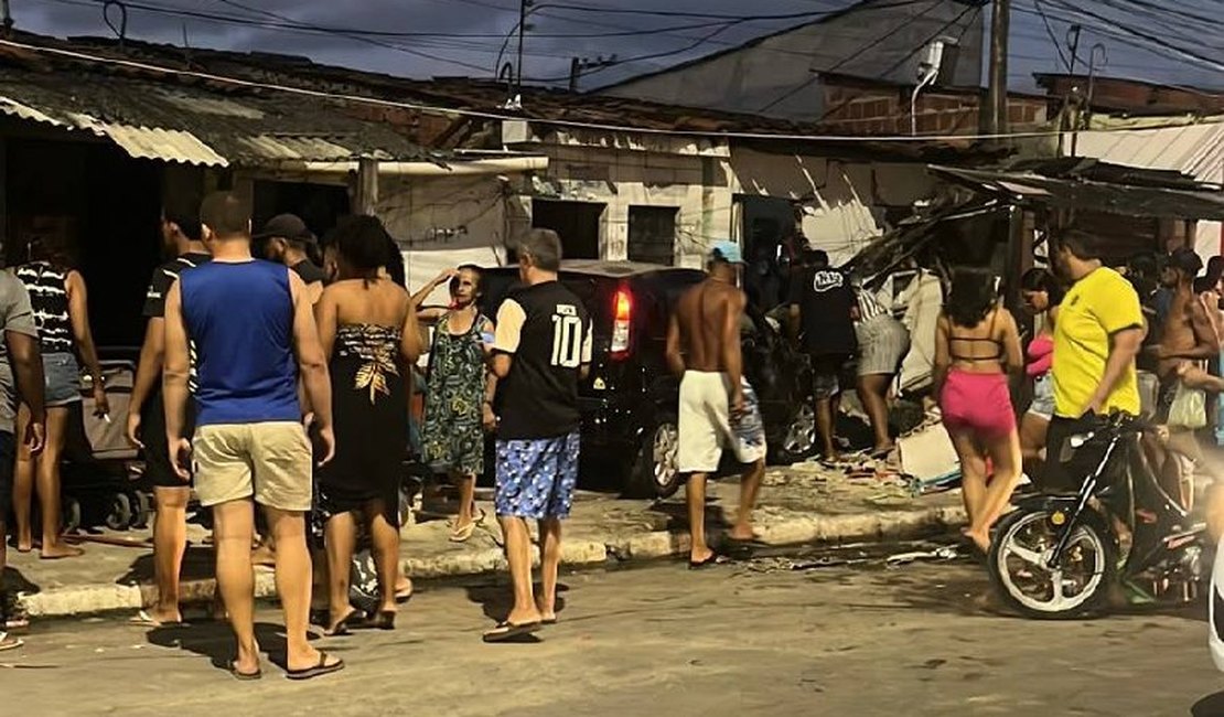 Motorista é espancado até a morte após carro atropelar criança de 5 anos