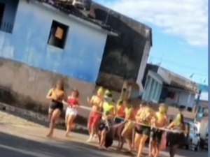 Vídeos mostram bloco clandestino e aglomerações em Porto Calvo