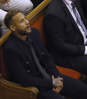 Neymar enfrenta julgamento a um mês da Copa do Mundo
