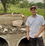 Prefeito Eduardo Bulhões visita obra no Sítio Salobinho em Santana do Ipanema