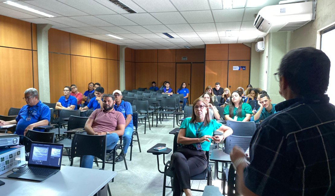 Servidores da Ilumina participam de palestra sobre orçamento público