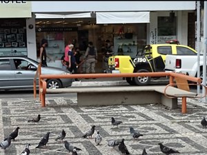 Com lojas fechadas, feira livre e bancos movimentam centro de Arapiraca