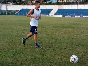 Muriel passa por artroscopia no joelho direito e desfalca o CSA por até seis semanas