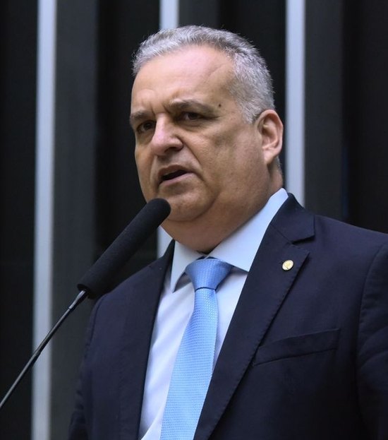 Gaspar publica mensagem enigmática e acende alerta sobre candidatura ao Senado
