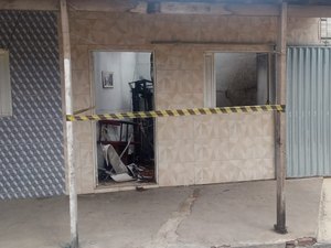 Bombeiros controlam princípio de incêndio no bairro Brasília