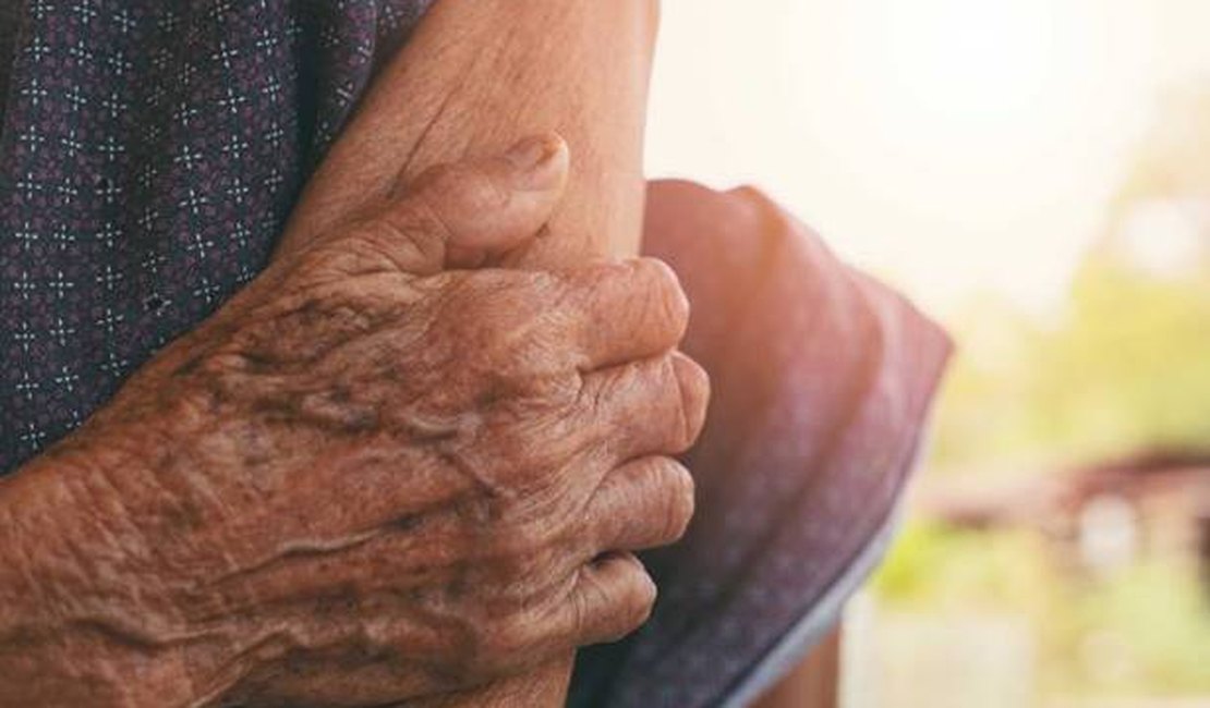 Idosa de 63 anos é agredida pelo filho que foge após o crime em Porto Calvo
