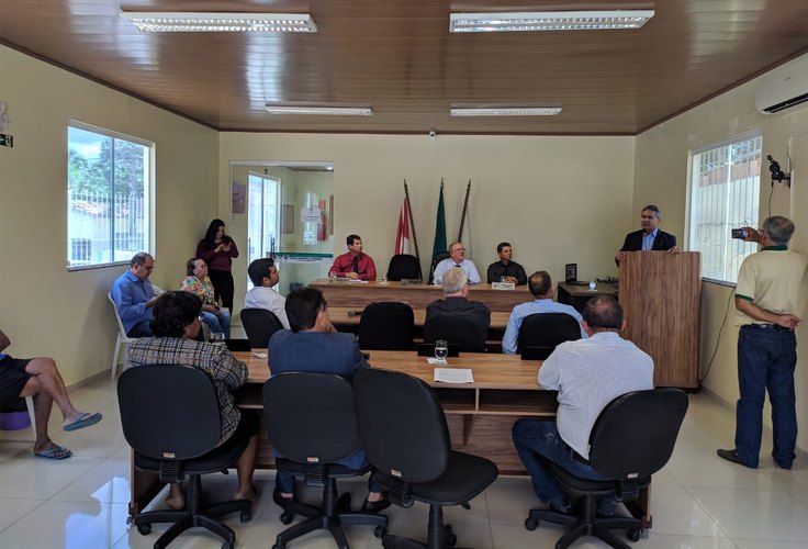 Francisco Tenório defende trabalhadores da educação e reivindica melhorias no abastecimento de água em Messias