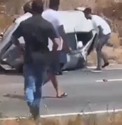 Motorista fica ferido após carro sair da pista e capotar no município de Jaramataia