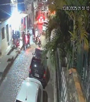 Suposta emboscada entre torcedores causa tumulto no Jacintinho durante jogo do CRB no Rei Pelé