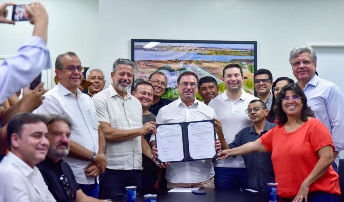 Com apoio de Arthur Lira, Luciano Barbosa anuncia pavimentação de 19 ruas em Arapiraca