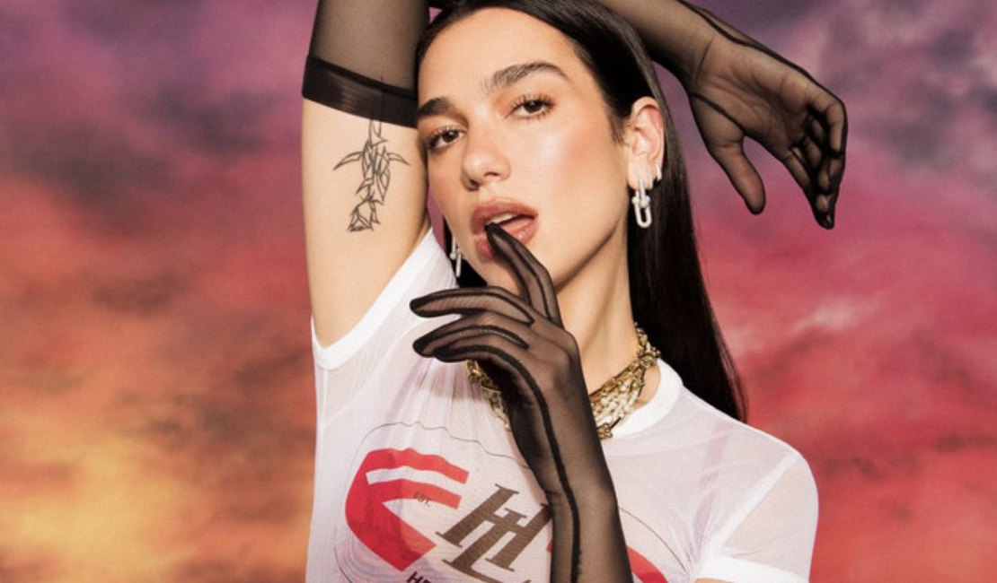 Dua Lipa confirma presença no “Domingão” após visita a Huck e Angélica em Angra
