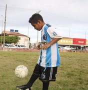 Garoto de Maragogi sonha se tornar jogador de futebol