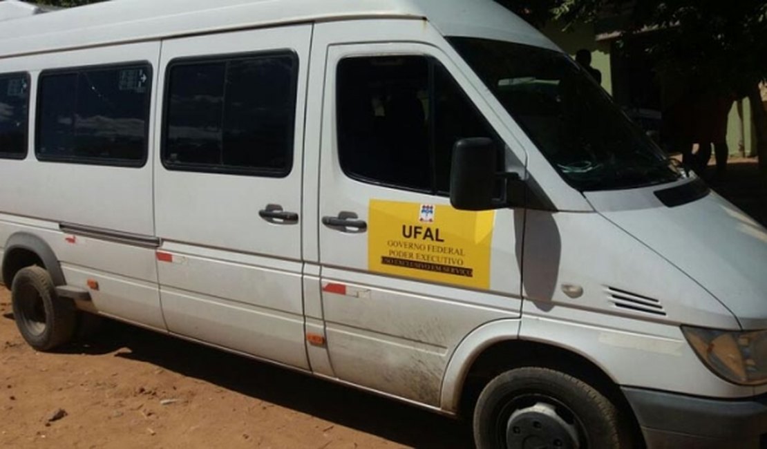 Alunos da Ufal são presos por tráfico portando maconha dentro de van da Universidade