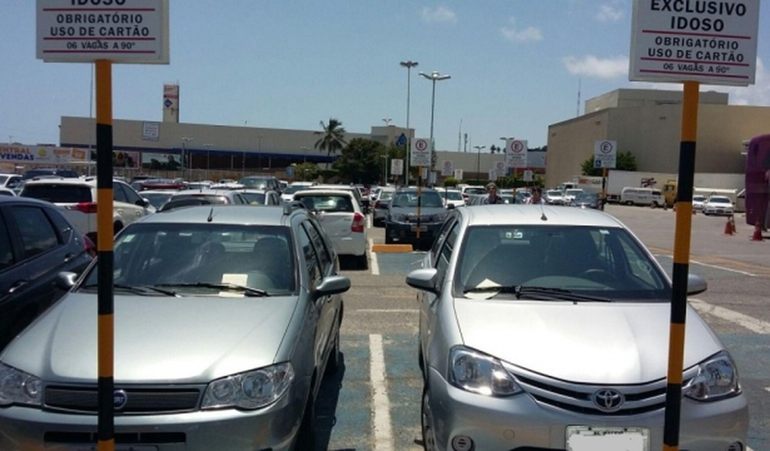 SMTT realiza cadastro de credenciais para estacionamento