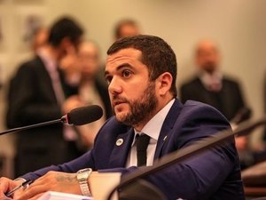 Carlos Jordy se manifesta após operação da Polícia Federal: ‘Perseguição implacável’