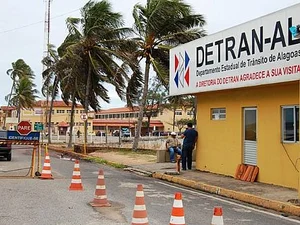 Motociclista sem habilitação foge da polícia e é detido em Coité do Nóia