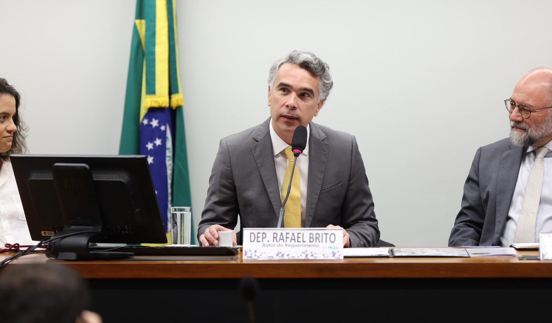 Rafael Brito trabalha para aprovar o SUS da Educação até setembro