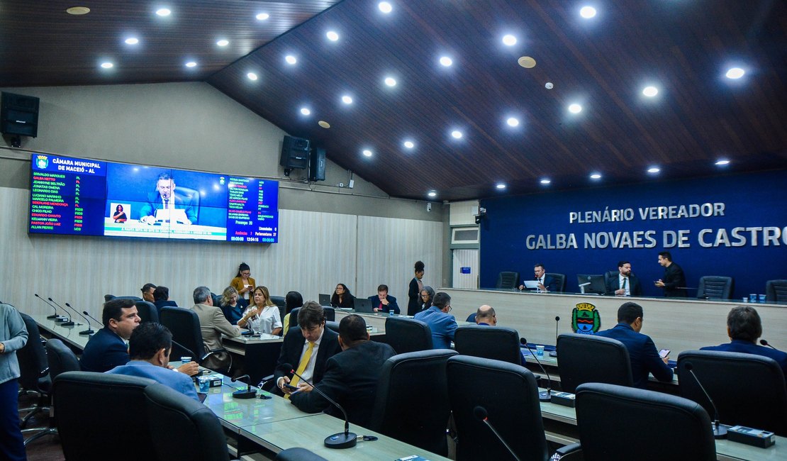 Câmara aprova reajuste de servidores e projetos em benefício de professores e fiscais de trânsito